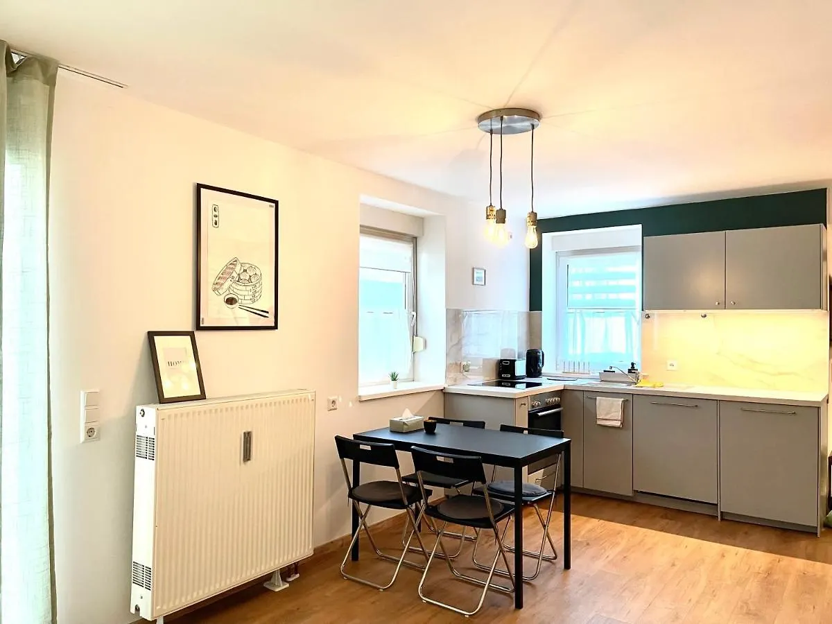 Modernes ORIGAMI Maisonette-Apartment mit Terrasse in Zentrum Stuttgart Apartment